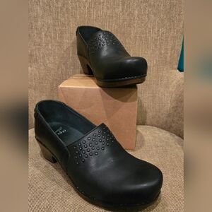 DANSKO Mavis Black Leather Studded Clogs Heels 9307027800 EU 38 / US 7.5-8 - EUC